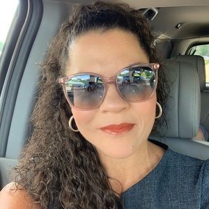 Meet your Posher, Michele